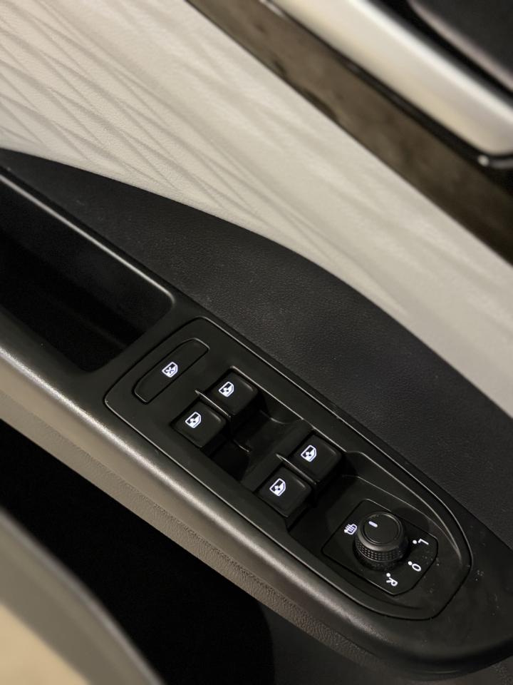 2022 Volkswagen Taos Trendline Photo