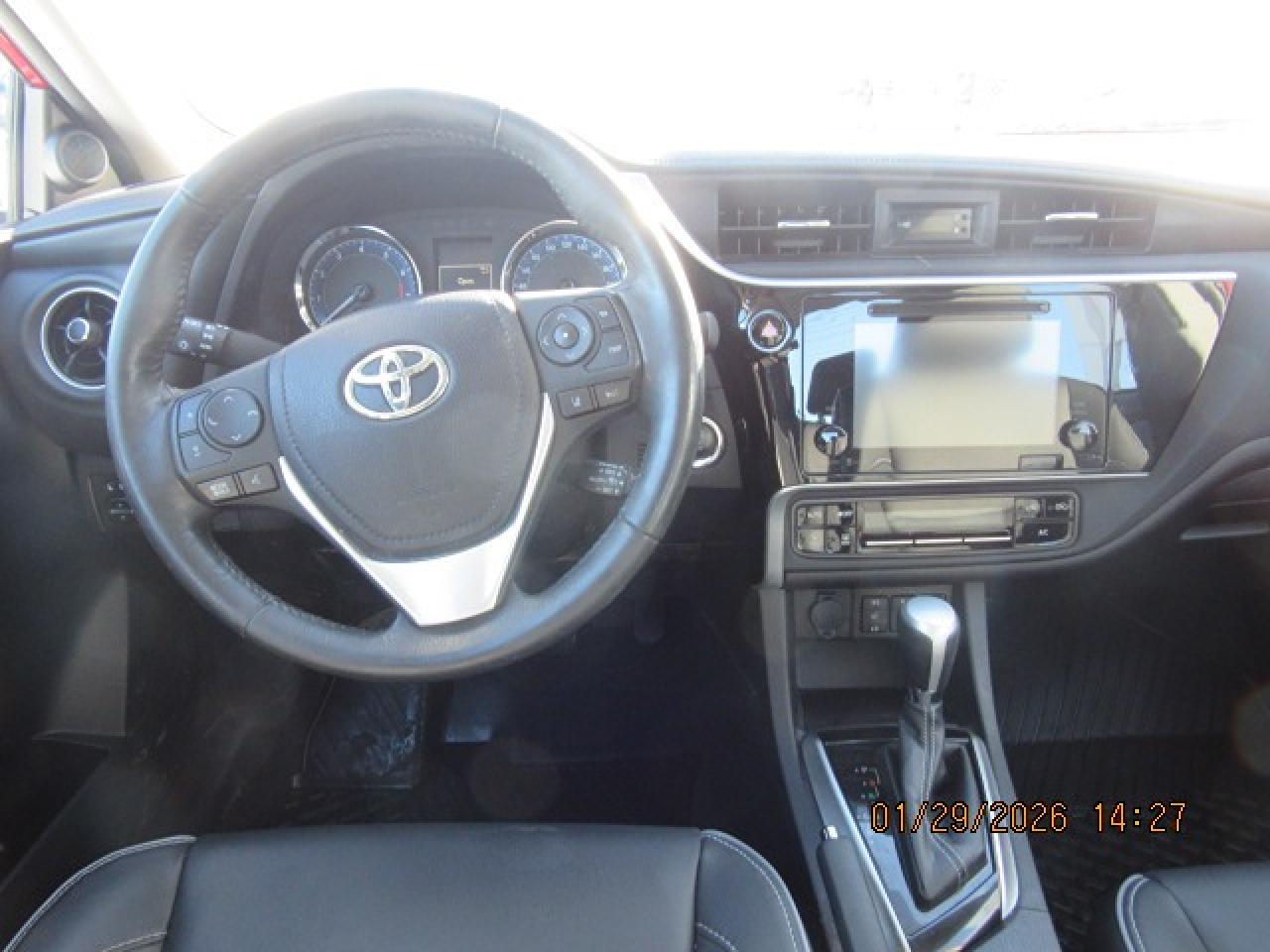 2018 Toyota Corolla XLE Photo