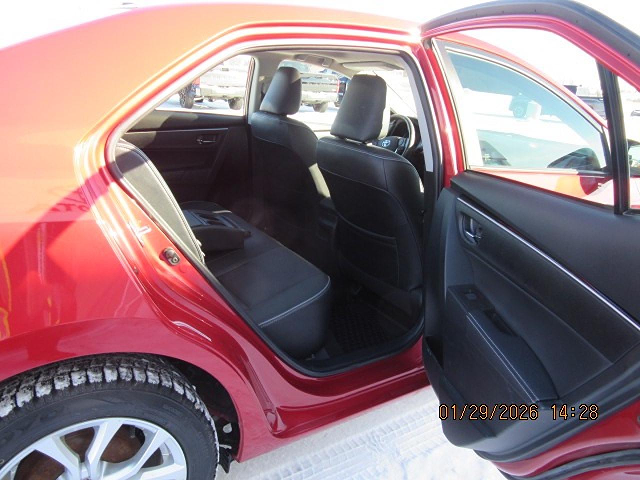 2018 Toyota Corolla XLE Photo