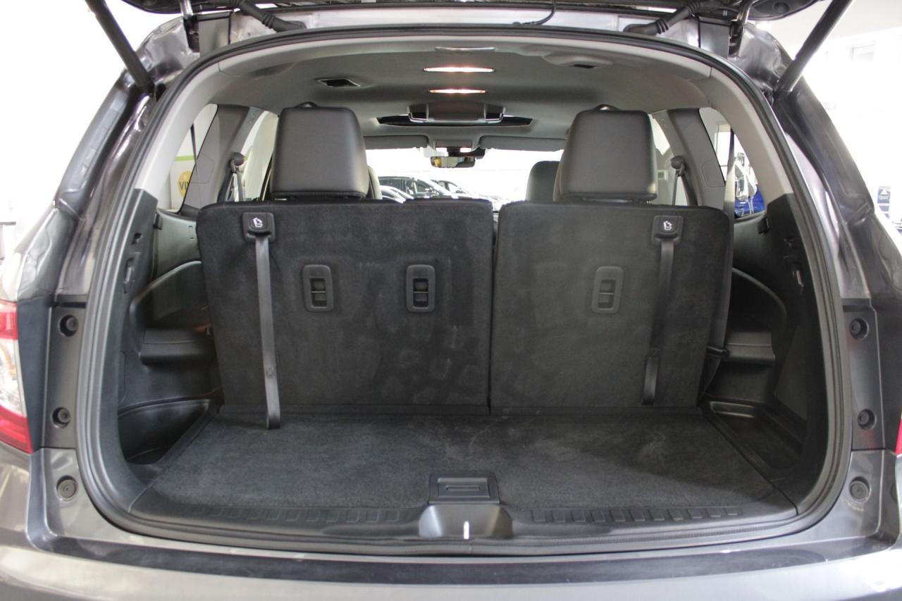 2022 Honda Pilot TOURING 8-PASSENGER Photo4