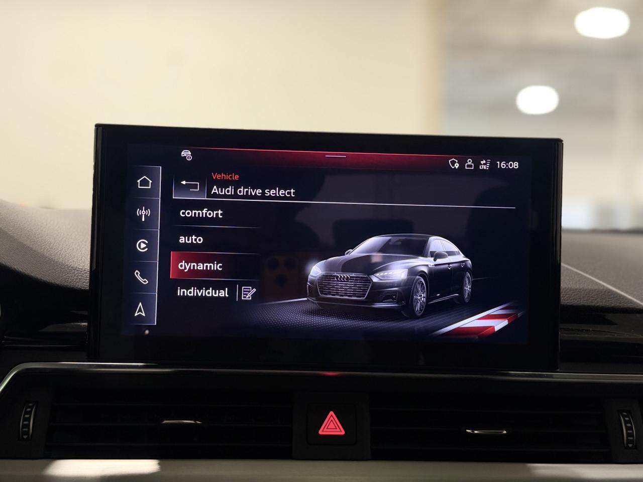 2022 Audi A5 Progressiv 45 TFSI quattro | SPORTBACK | S-LINE | Photo