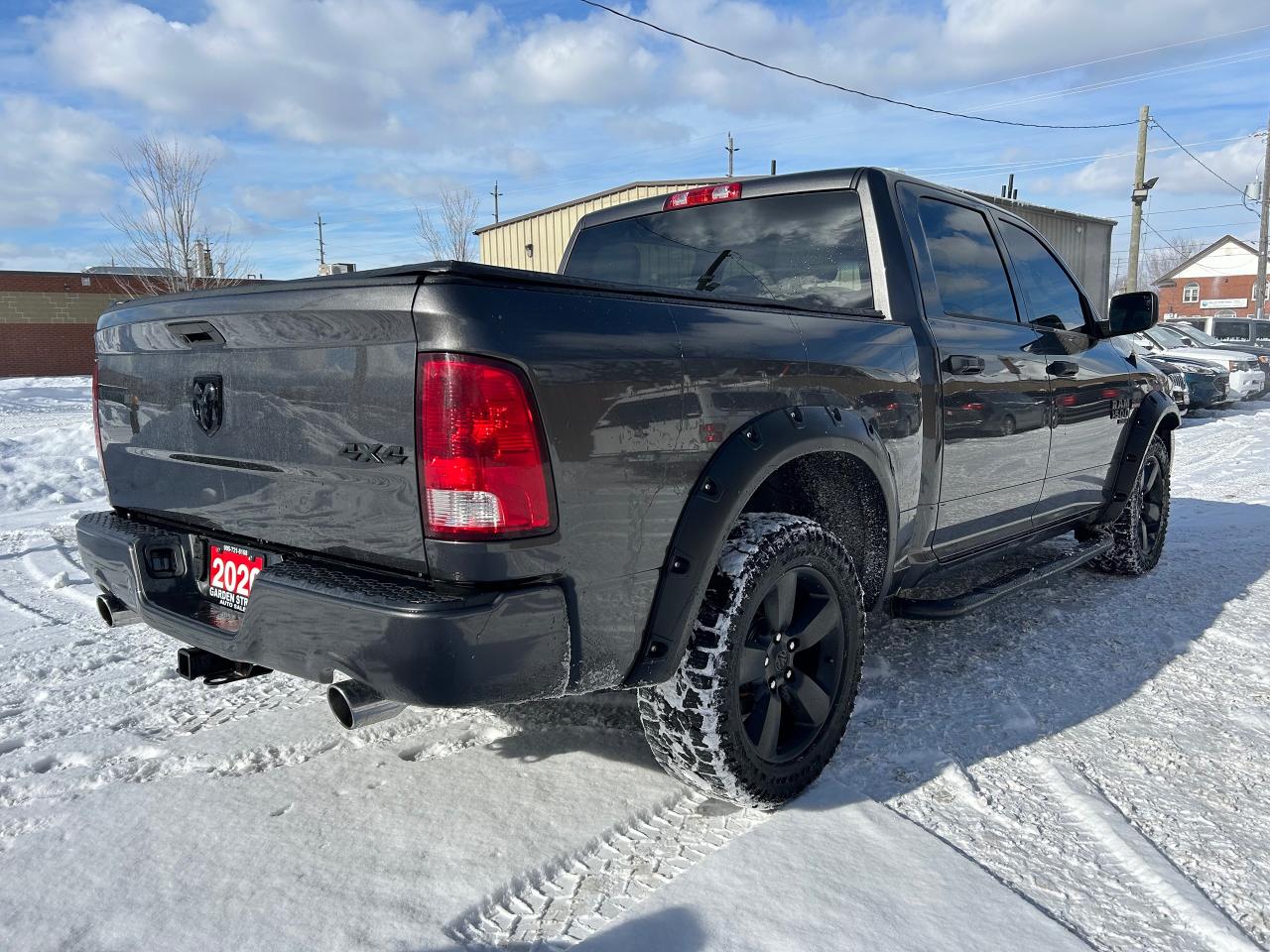 2020 RAM 1500 Classic EXPRESS Photo4