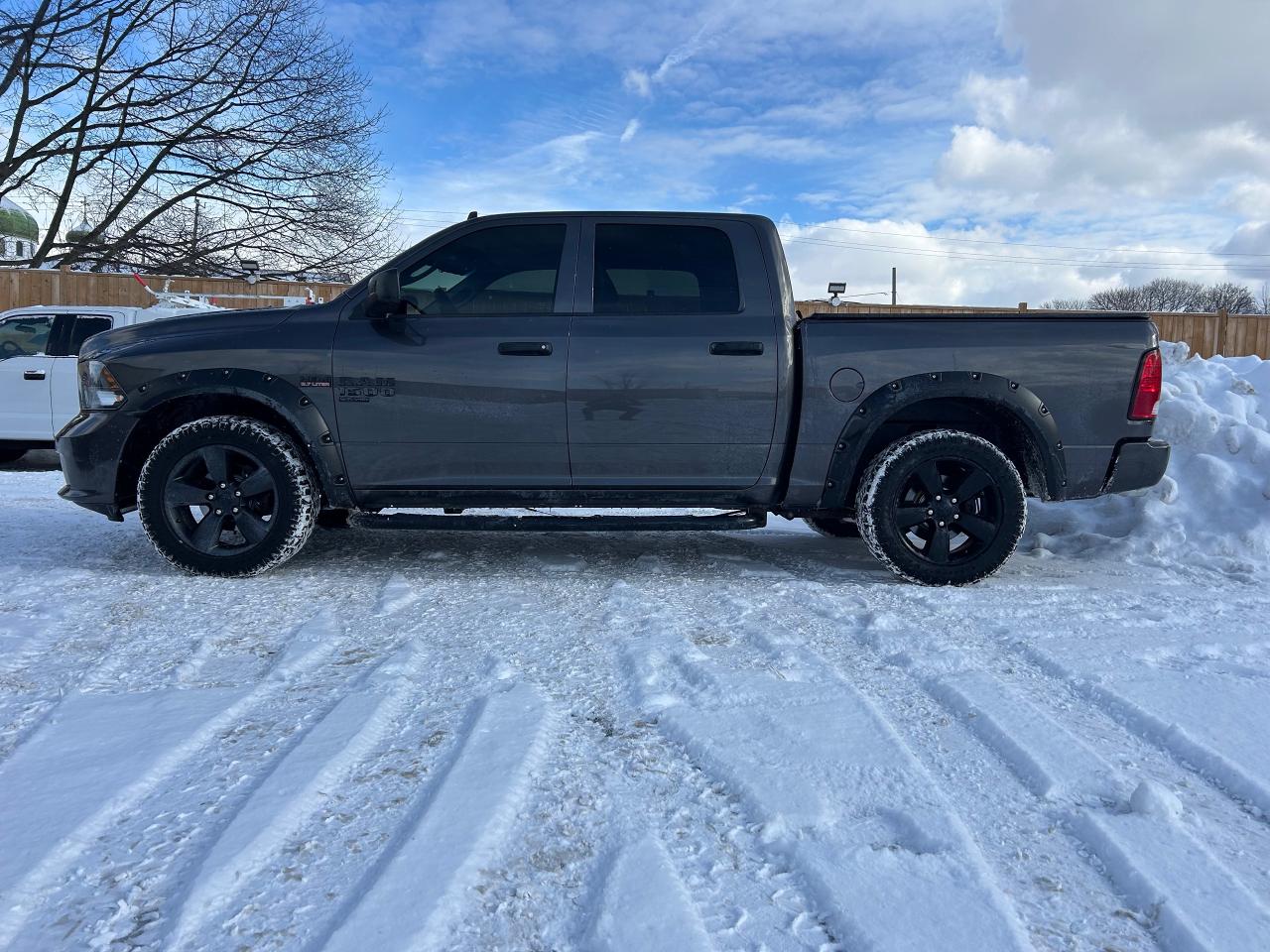 2020 RAM 1500 Classic EXPRESS Photo