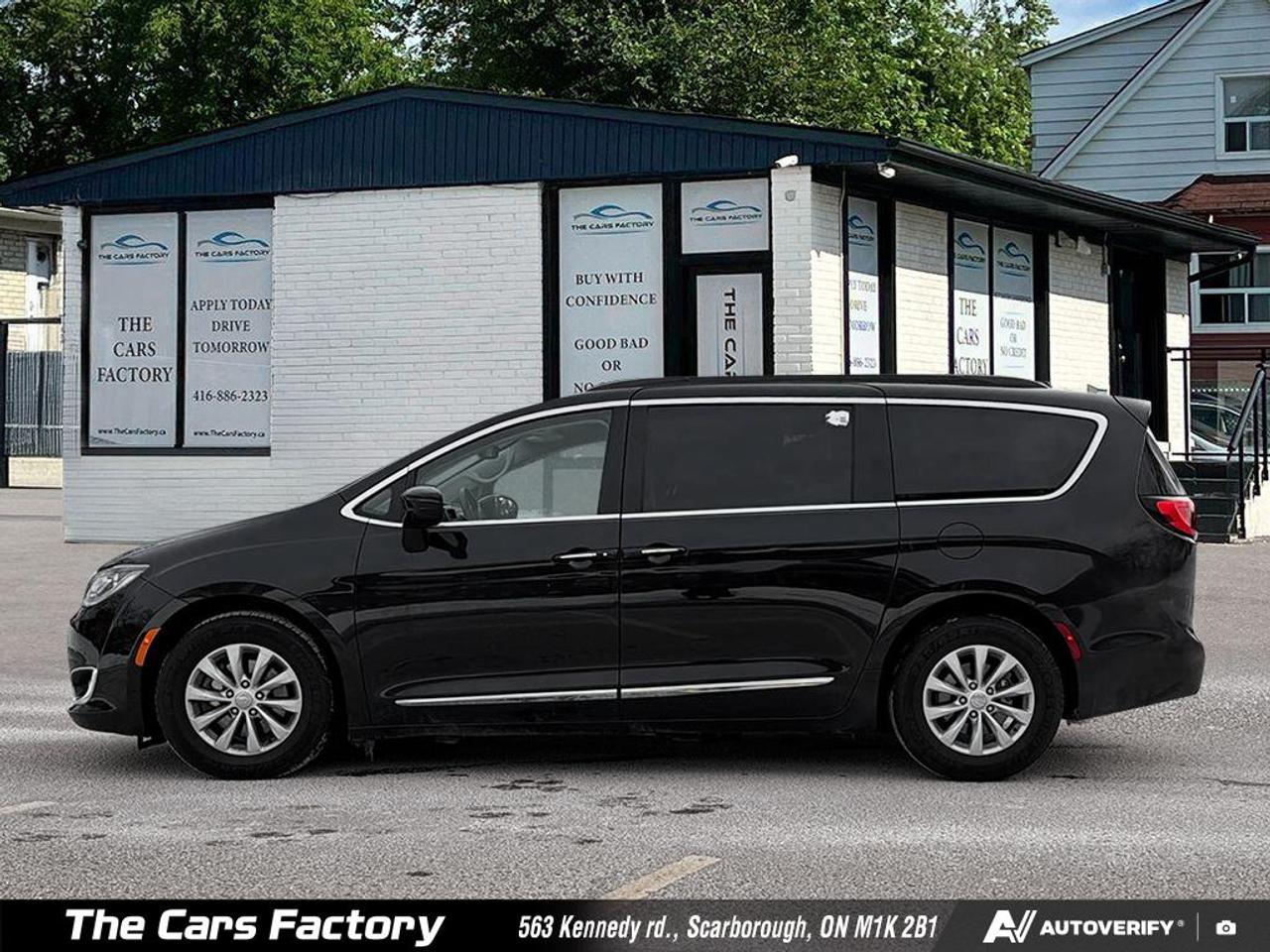 2017 Chrysler Pacifica Touring-L 096,739KM Leather/Camera No Accident! Photo2