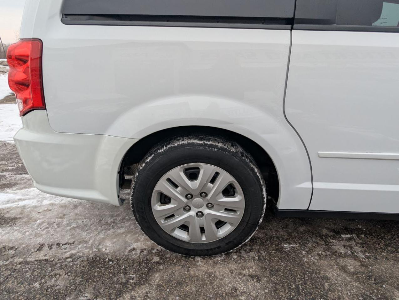 2016 Dodge Grand Caravan SXT BLOWOUT SALE!! Photo