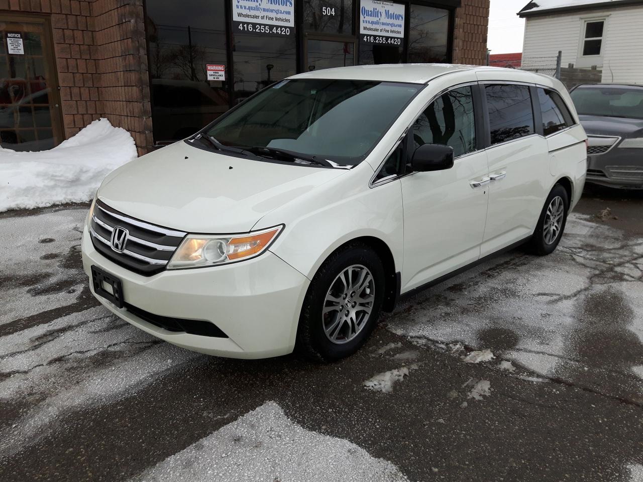 2013 Honda Odyssey EX Photo2