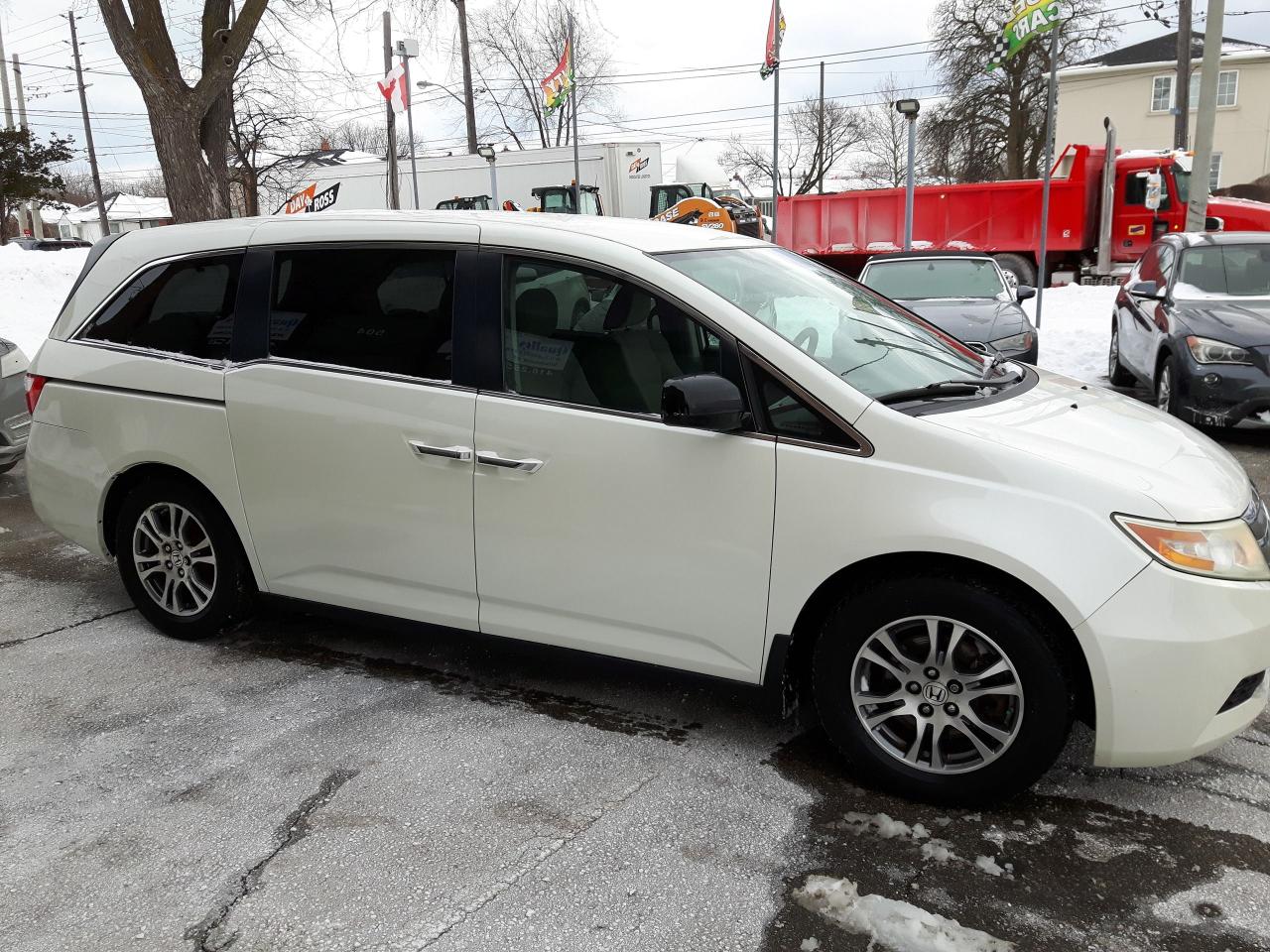 2013 Honda Odyssey EX Photo