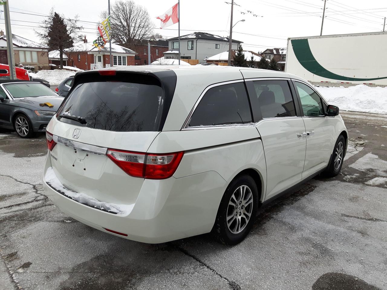 2013 Honda Odyssey EX Photo