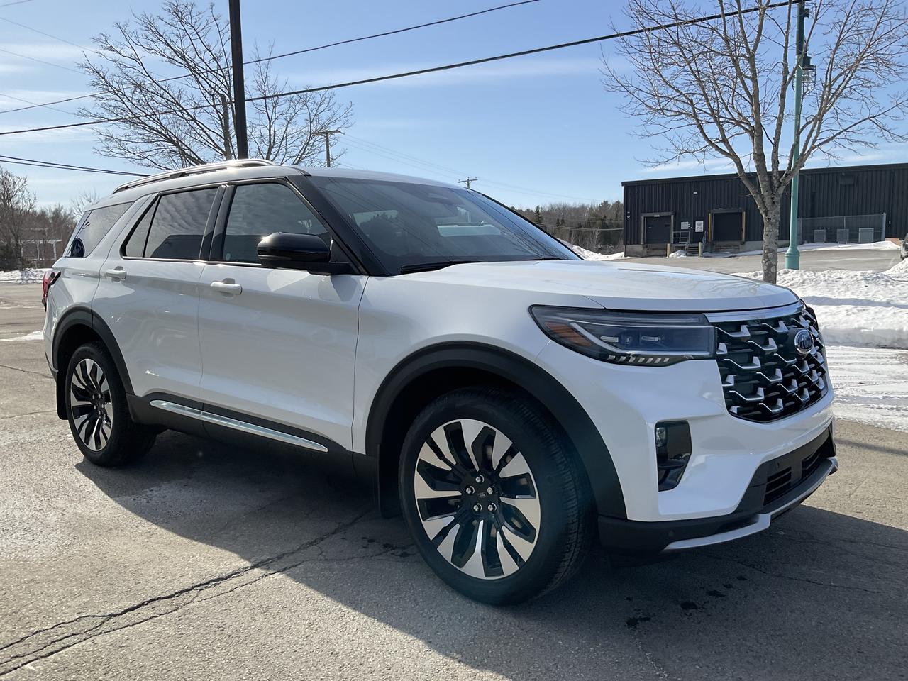 2026 Ford Explorer Platinum Photo2