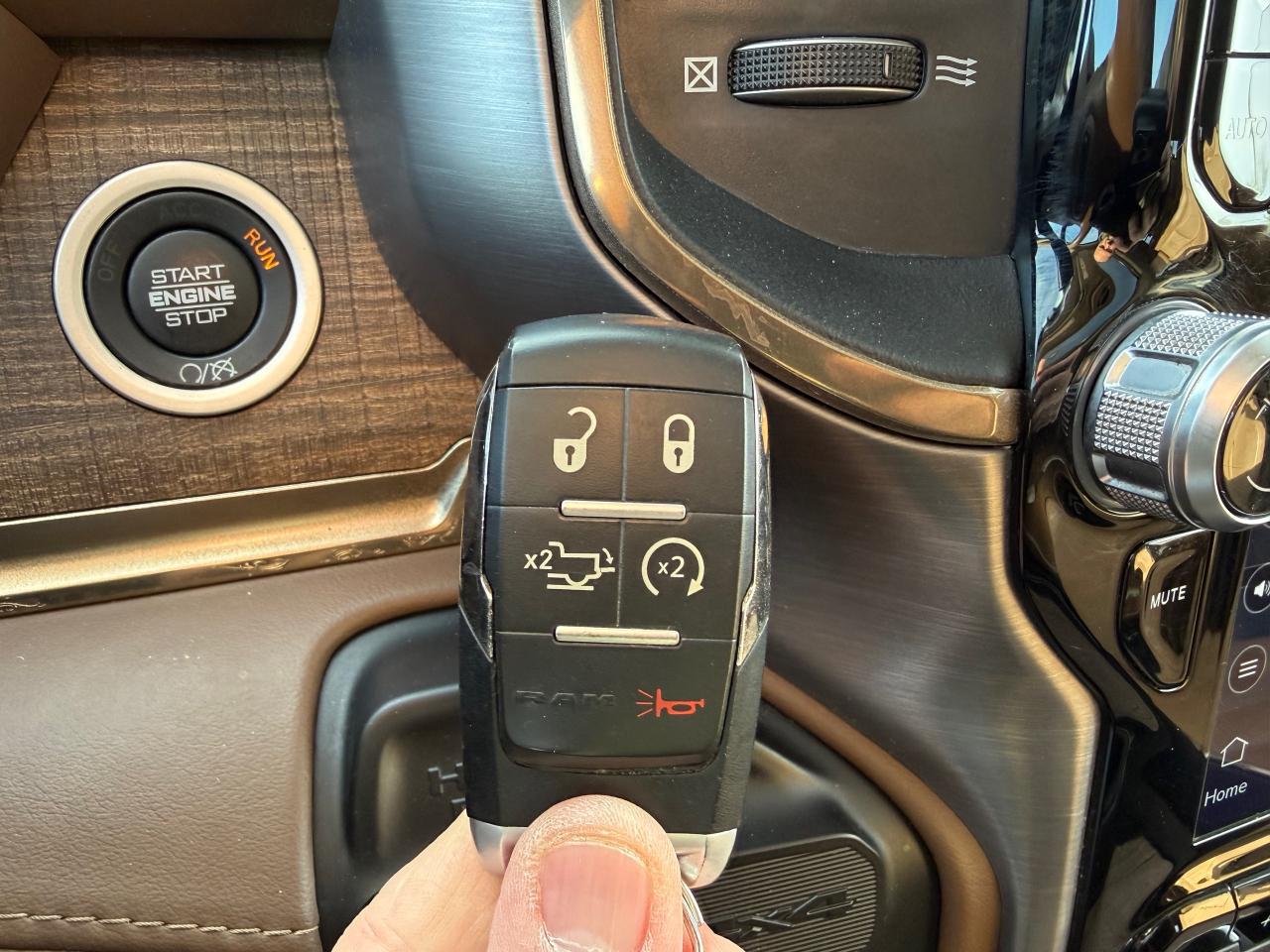 2022 RAM 3500 Limited Longhorn NAV! Leather! Sunroof! Photo