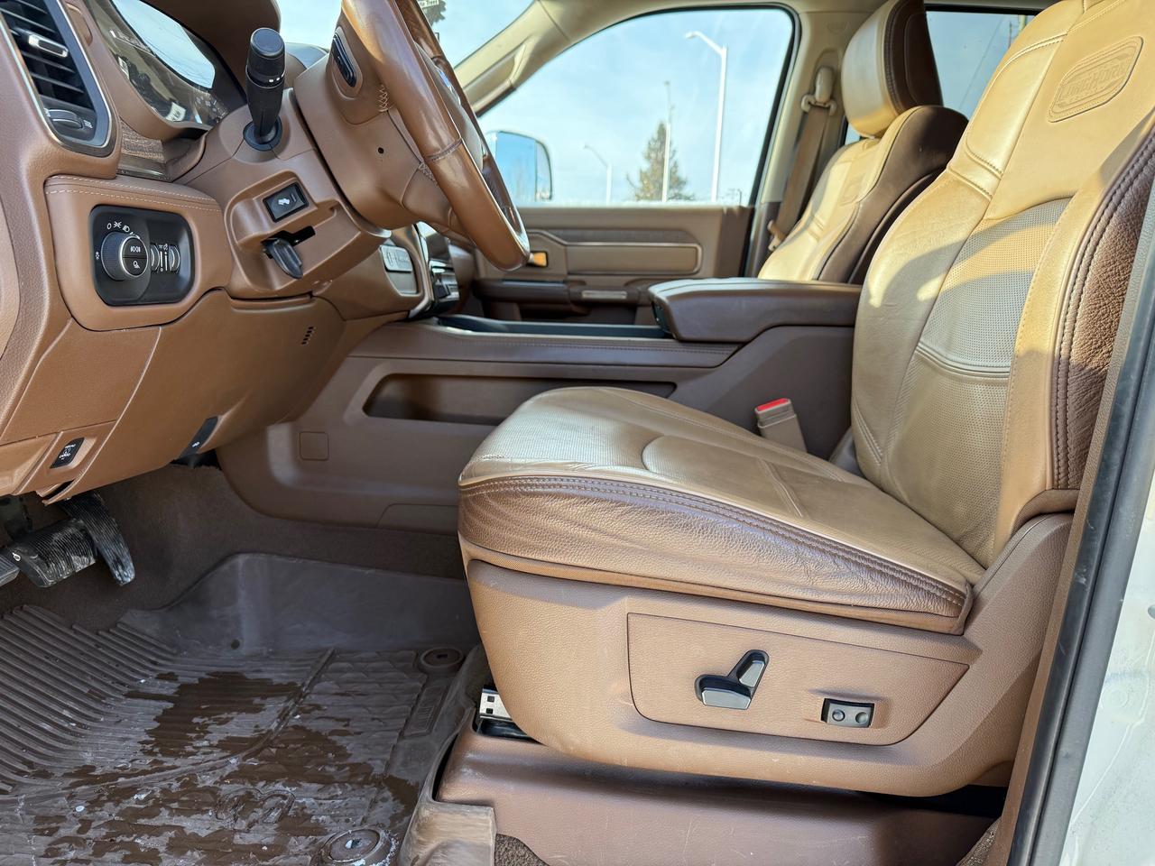 2022 RAM 3500 Limited Longhorn NAV! Leather! Sunroof! Photo