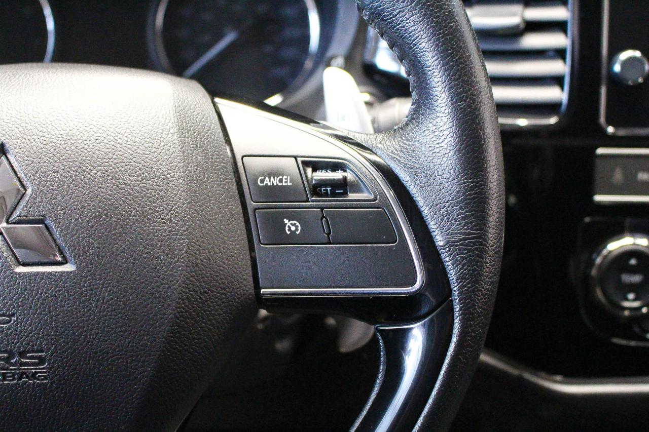 2019 Mitsubishi Outlander HEATED SEATS/STEERING WHEEL - REARVIEW CAMERA - CLOTH UPHOLSTERY Photo