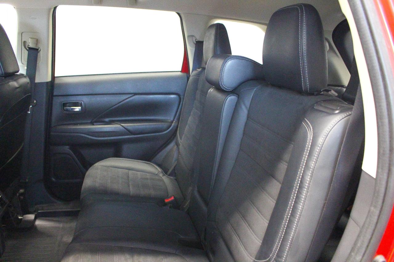 2019 Mitsubishi Outlander HEATED SEATS/STEERING WHEEL - REARVIEW CAMERA - CLOTH UPHOLSTERY Photo