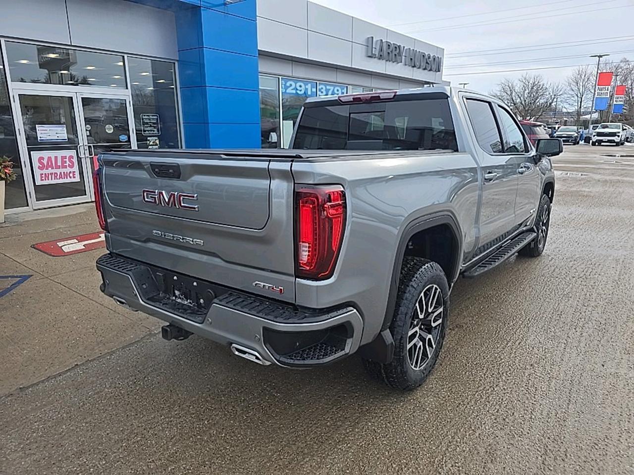 2026 GMC Sierra 1500 AT4 Photo2