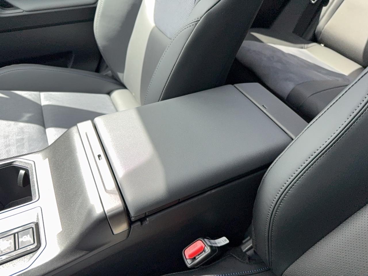 2026 Toyota RAV4 XSE Tech Photo