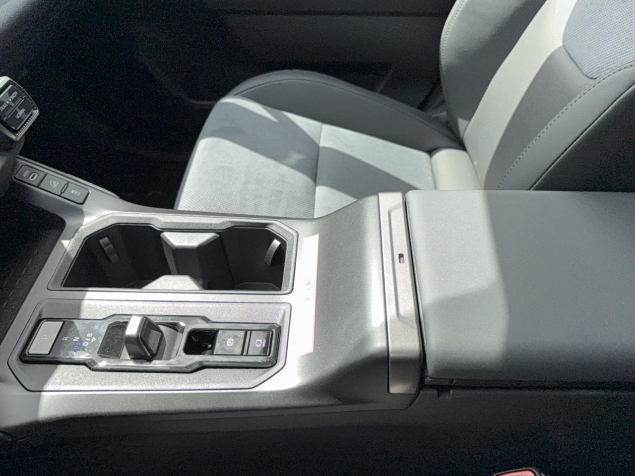 2026 Toyota RAV4 XSE Tech Photo