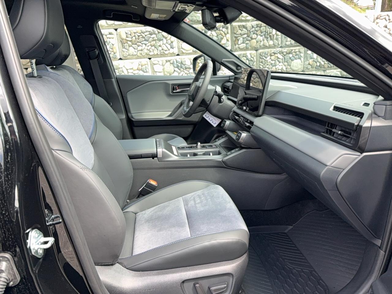 2026 Toyota RAV4 XSE Tech Photo
