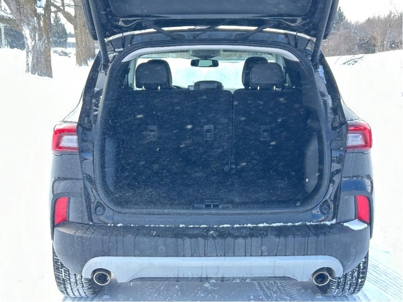 2025 Ford Escape Platinum AWD   Nav   Heated Seats & Steering Wheel Photo