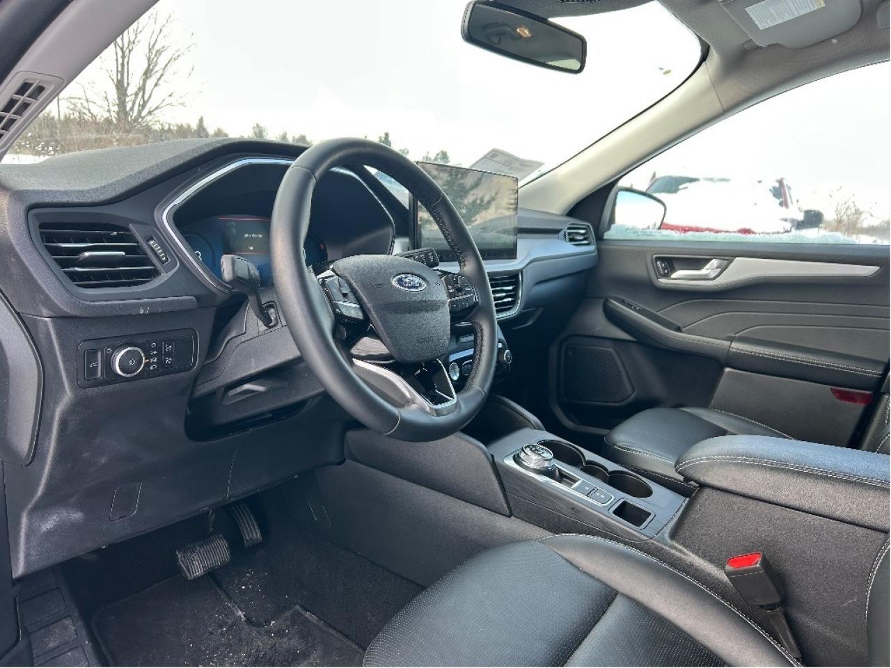 2025 Ford Escape Platinum AWD   Nav   Heated Seats & Steering Wheel Photo