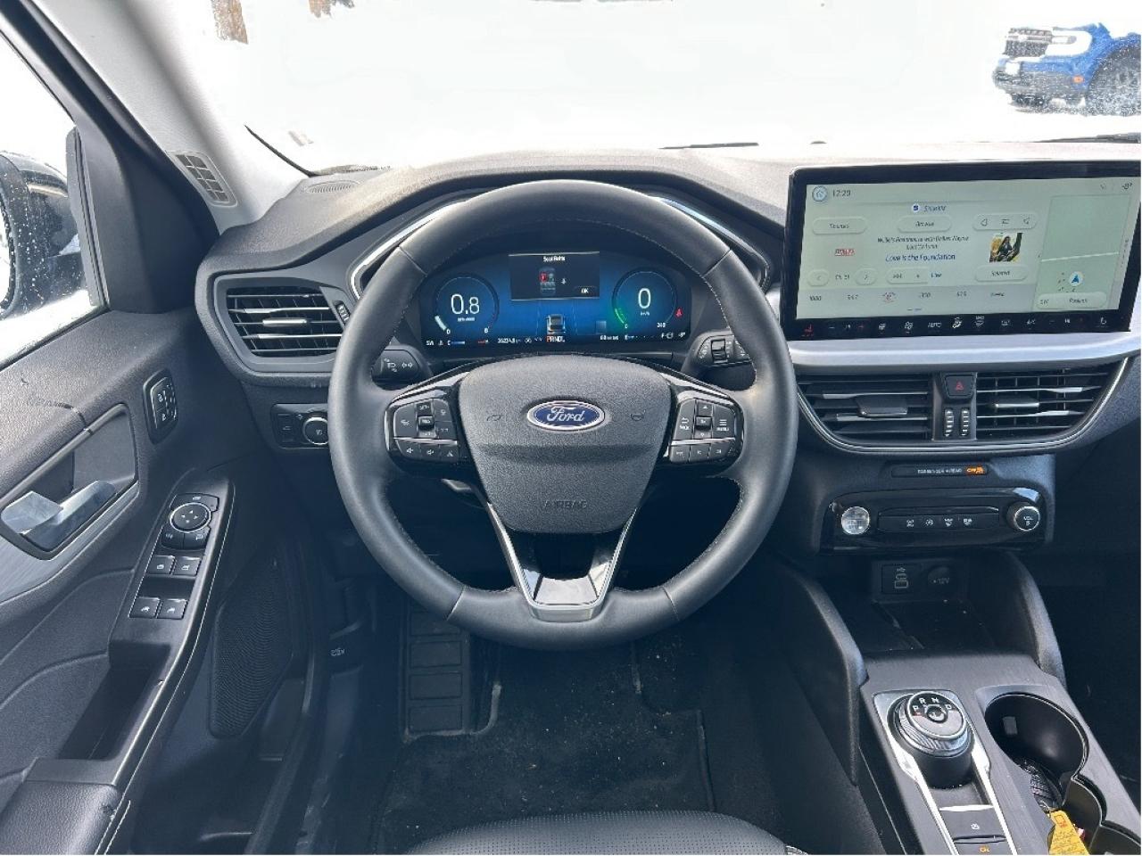2025 Ford Escape Platinum AWD   Nav   Heated Seats & Steering Wheel Photo