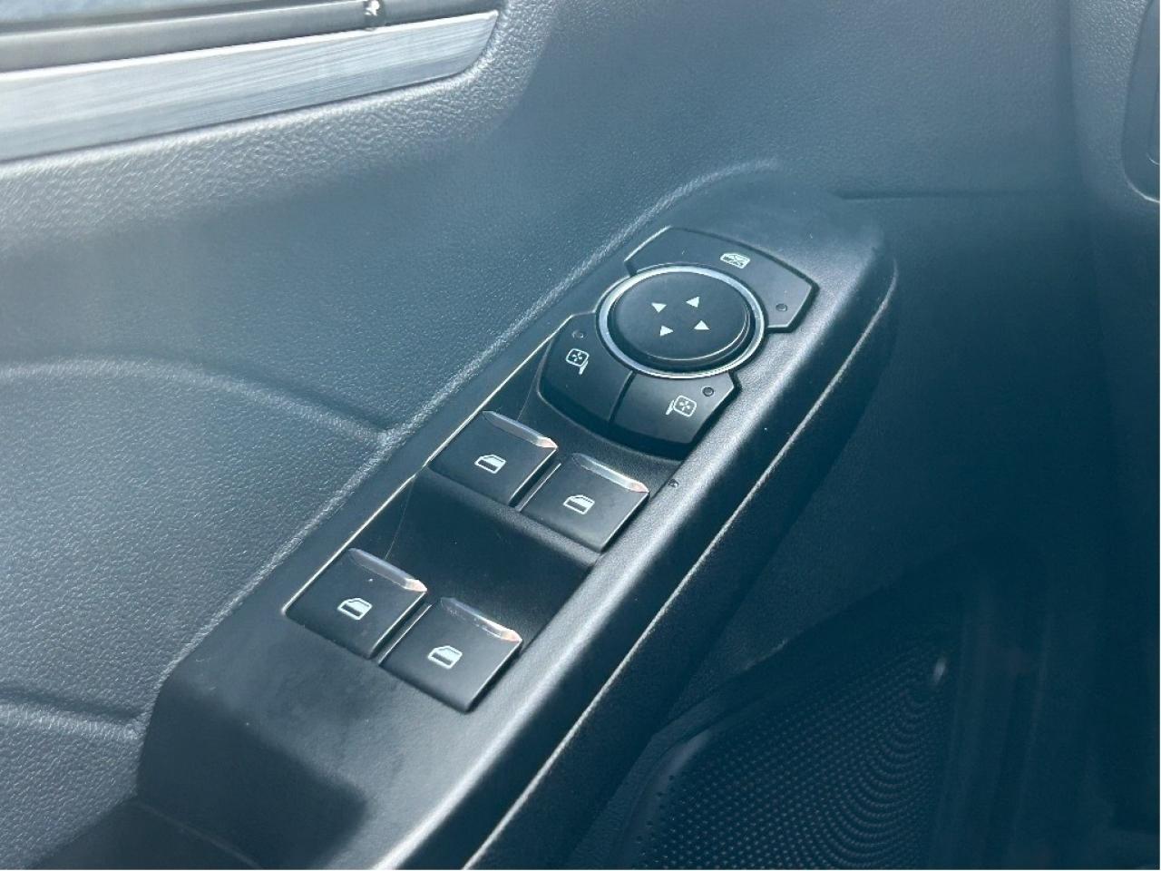 2025 Ford Escape Platinum AWD   Nav   Heated Seats & Steering Wheel Photo