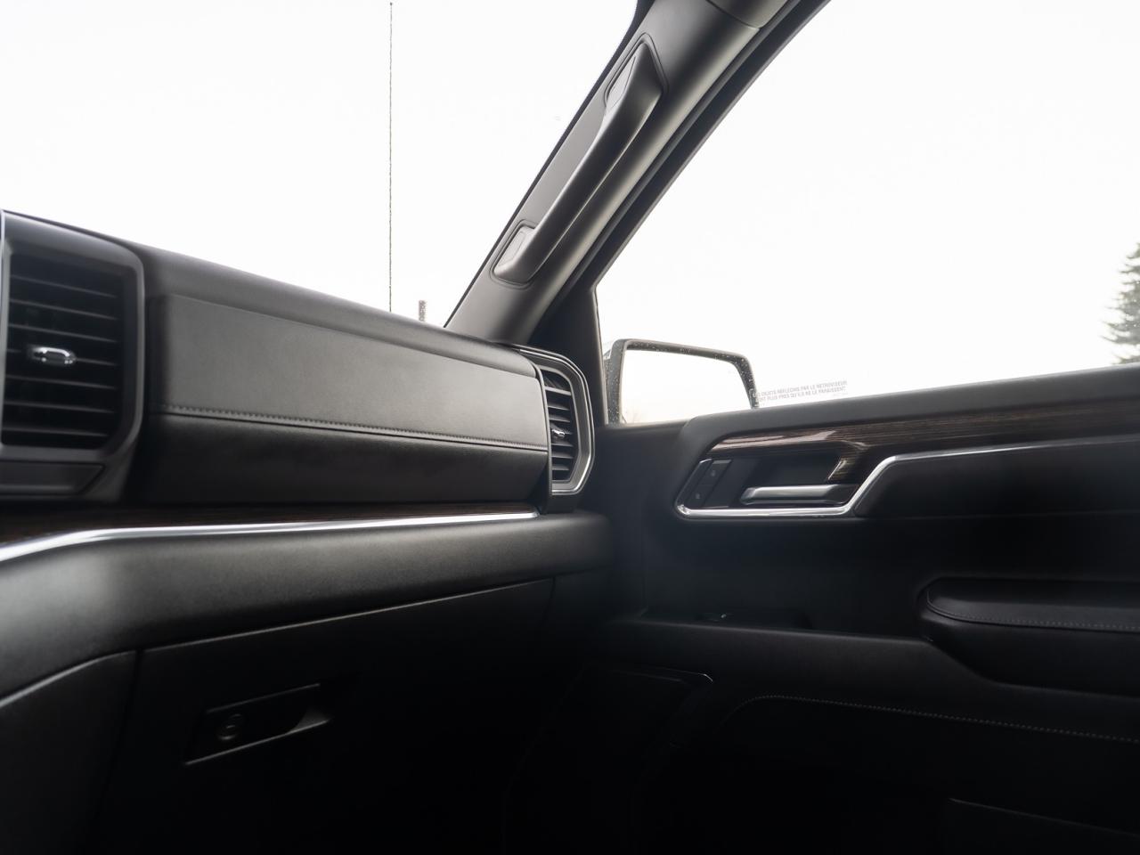 2024 GMC Sierra 1500 SLE ONLY 12,531 KMS Photo13