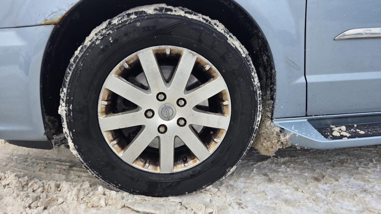 2013 Chrysler Town & Country TOURING, 7 PASSENGER, STOWNGO, RUNS WELL, AS IS Photo