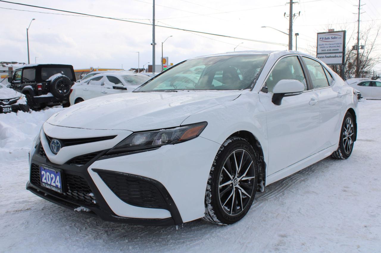 2024 Toyota Camry HYBRID SE Photo2