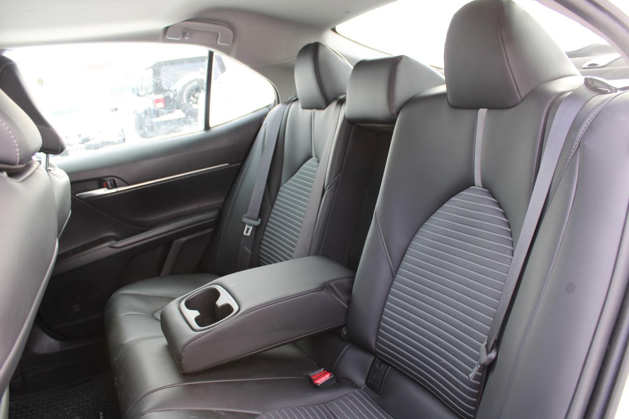 2024 Toyota Camry HYBRID SE Photo