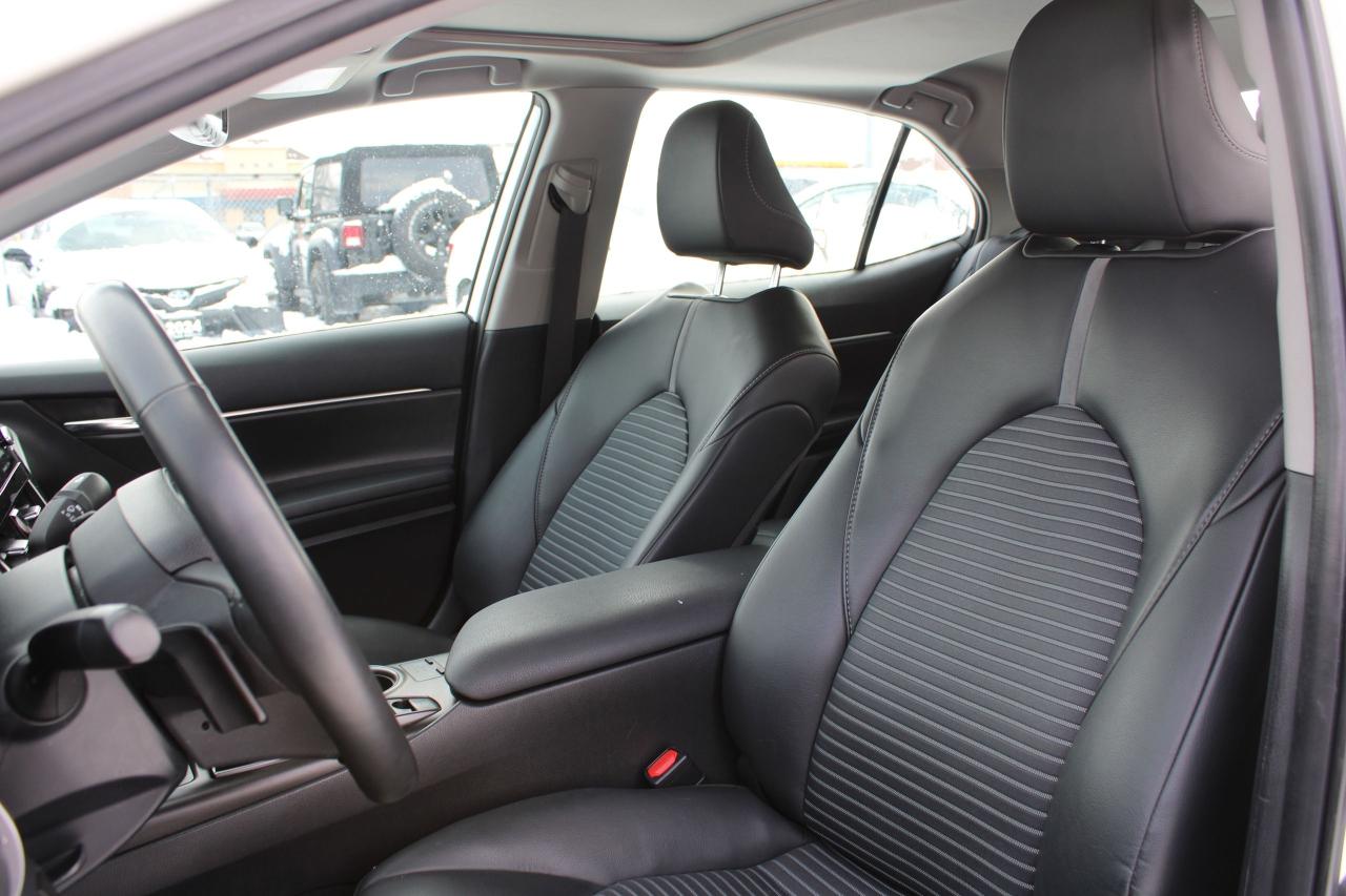 2024 Toyota Camry HYBRID SE Photo