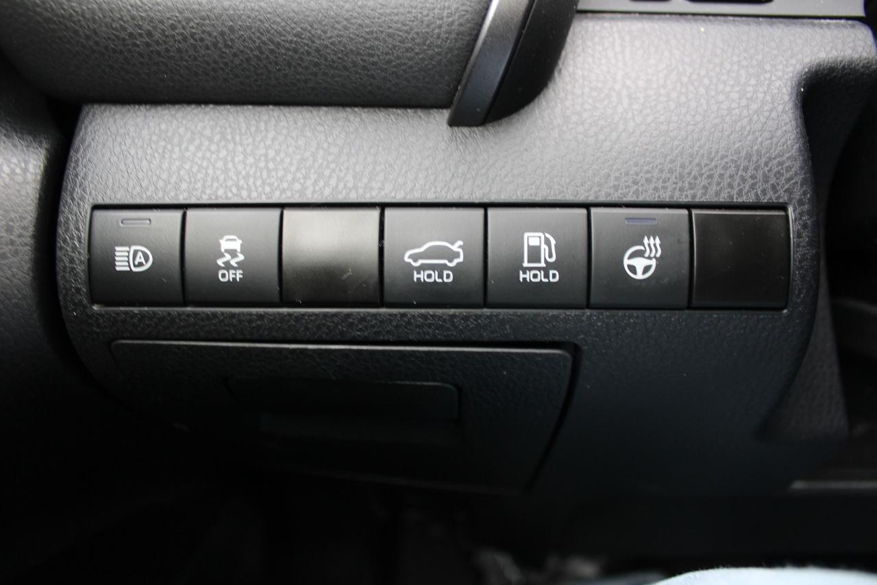 2024 Toyota Camry HYBRID SE Photo