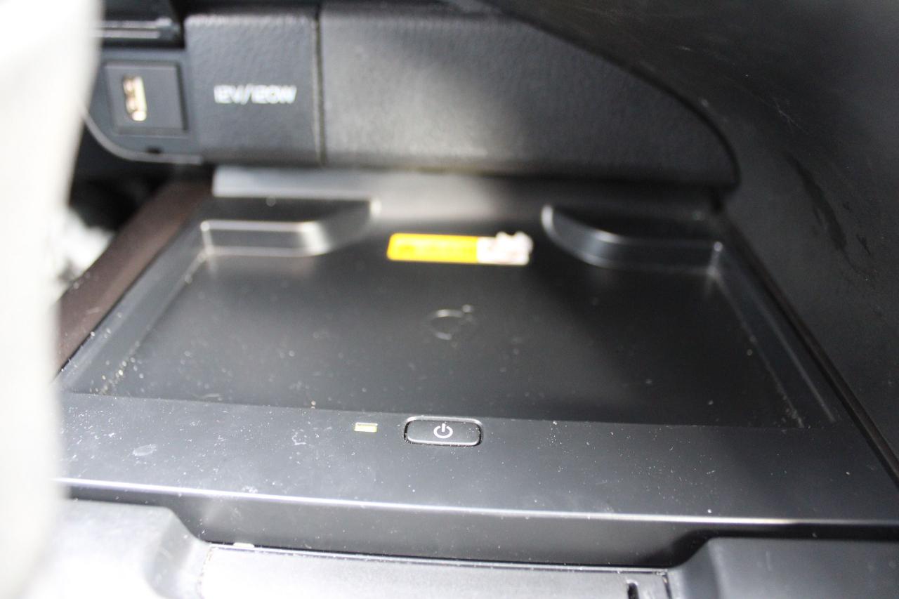 2024 Toyota Camry HYBRID SE Photo