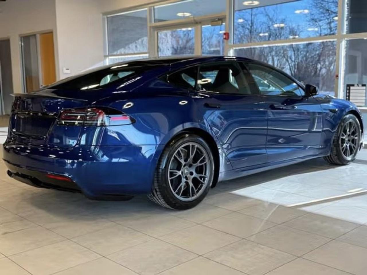 2022 Tesla Model S  Photo4