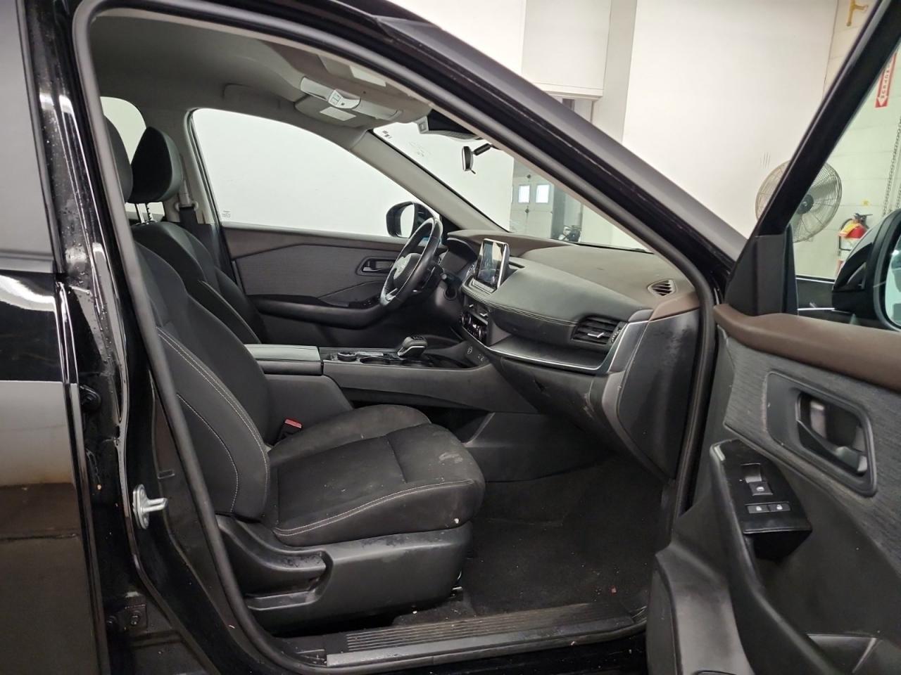 2023 Nissan Rogue S Photo