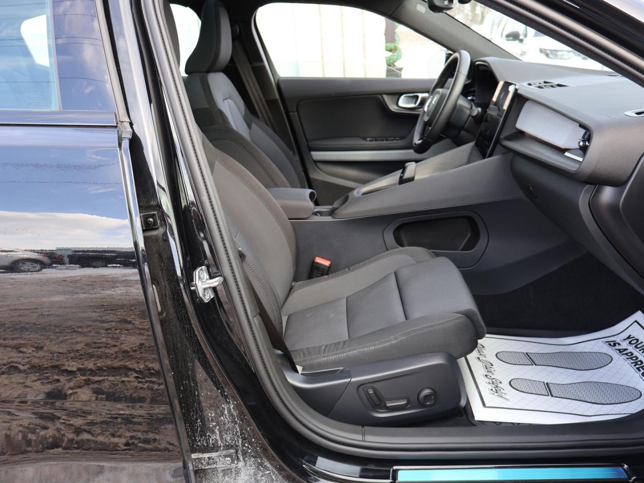 2021 Polestar 2 LAUNCH EDITION AWD CERTIFIED *ACCIDENT FREE* CAMERA NAV BLUETOOTH LEATHER HEATED SEATS SUNROOF CRUISE ALLOYS Photo