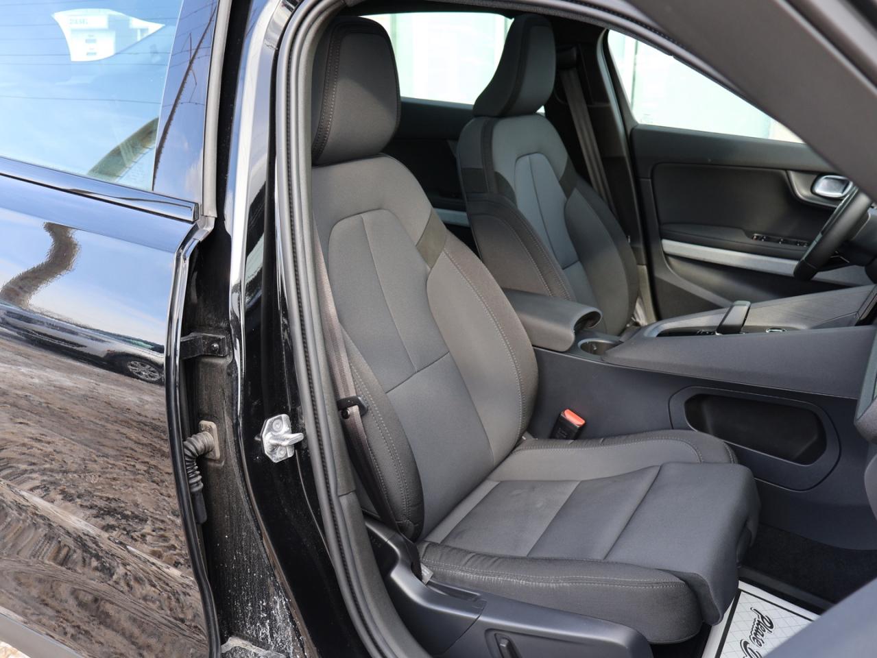 2021 Polestar 2 LAUNCH EDITION AWD CERTIFIED *ACCIDENT FREE* CAMERA NAV BLUETOOTH LEATHER HEATED SEATS SUNROOF CRUISE ALLOYS Photo