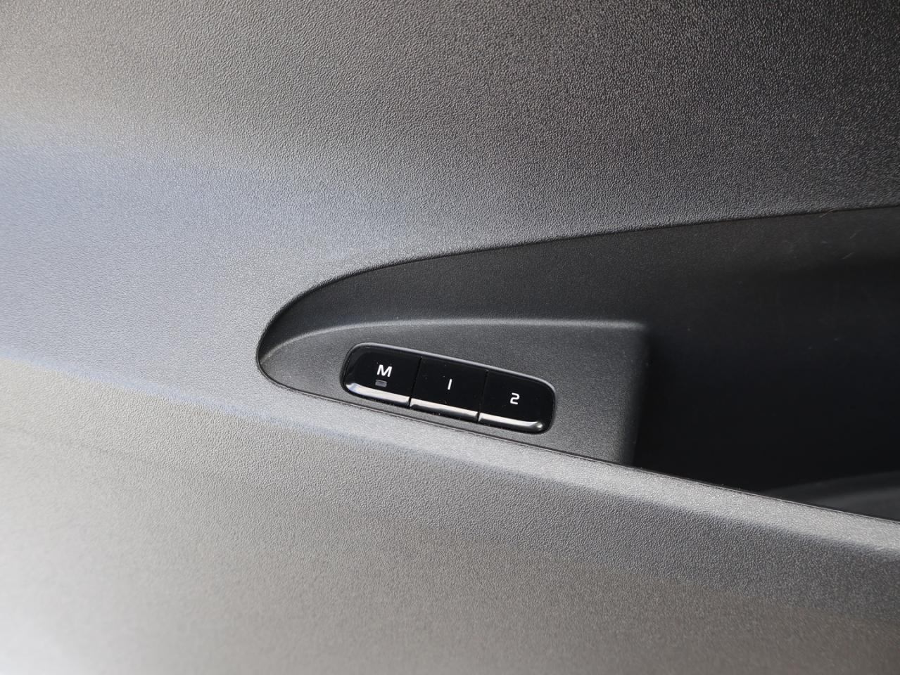 2021 Polestar 2 LAUNCH EDITION AWD CERTIFIED *ACCIDENT FREE* CAMERA NAV BLUETOOTH LEATHER HEATED SEATS SUNROOF CRUISE ALLOYS Photo