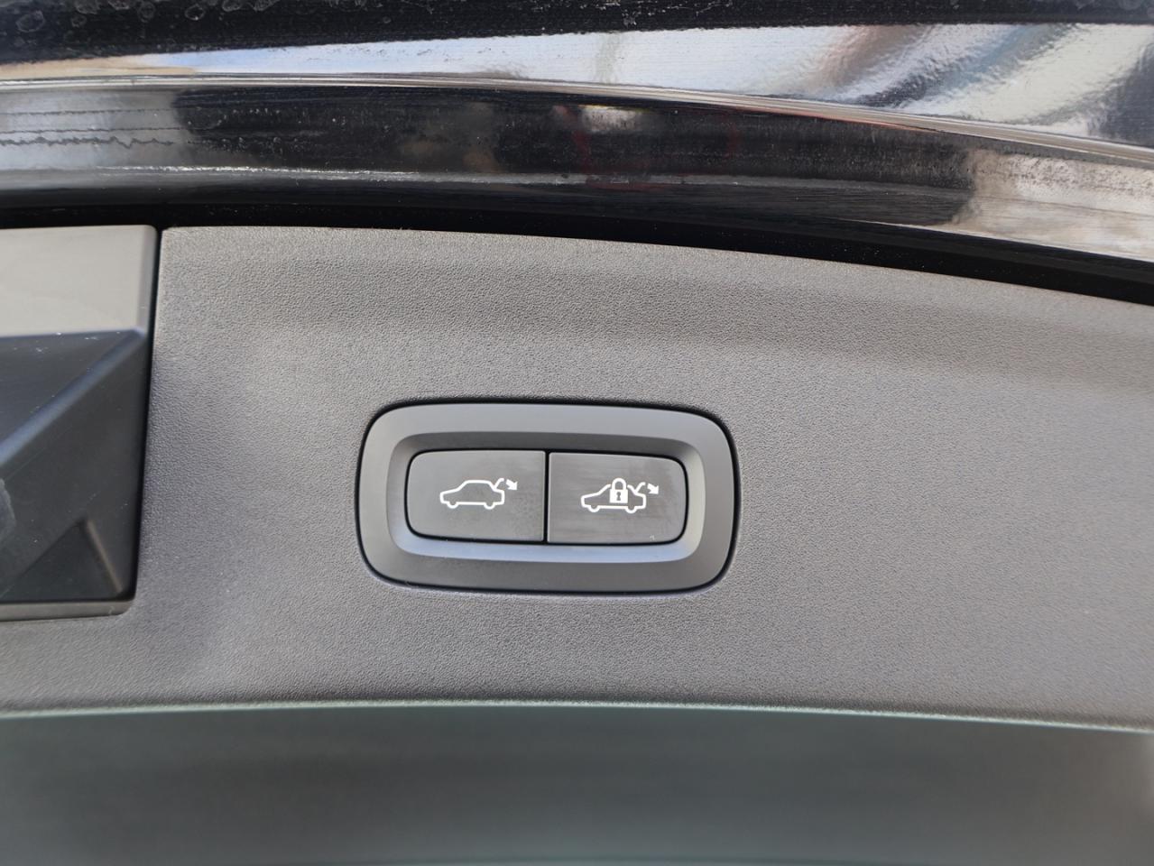 2021 Polestar 2 LAUNCH EDITION AWD CERTIFIED *ACCIDENT FREE* CAMERA NAV BLUETOOTH LEATHER HEATED SEATS SUNROOF CRUISE ALLOYS Photo