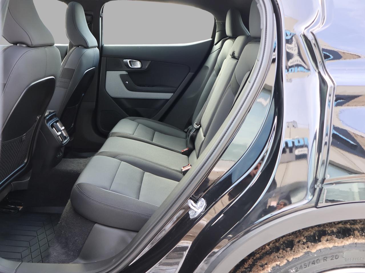 2021 Polestar 2 LAUNCH EDITION AWD CERTIFIED *ACCIDENT FREE* CAMERA NAV BLUETOOTH LEATHER HEATED SEATS SUNROOF CRUISE ALLOYS Photo