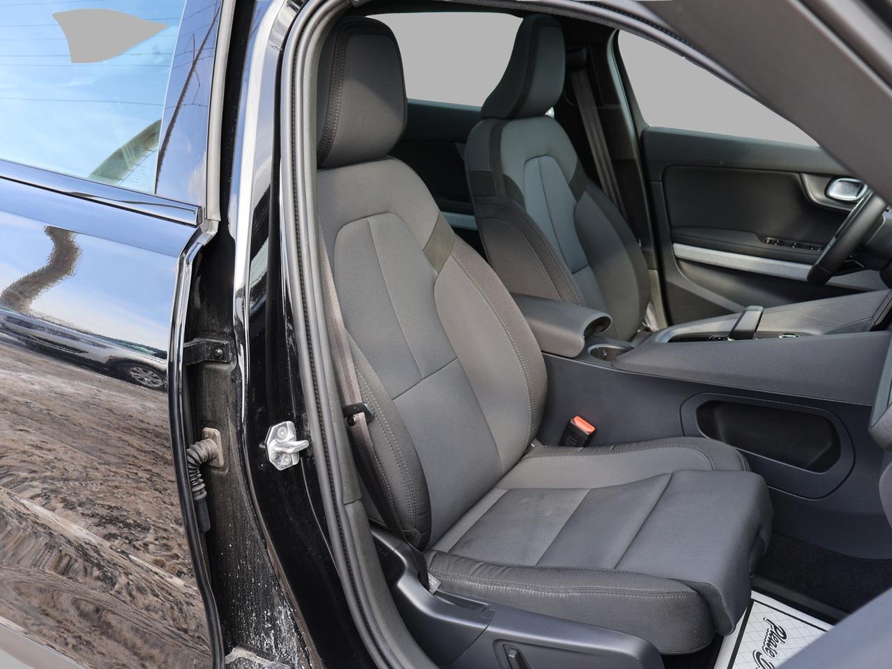 2021 Polestar 2 LAUNCH EDITION AWD CERTIFIED *ACCIDENT FREE* CAMERA NAV BLUETOOTH LEATHER HEATED SEATS SUNROOF CRUISE ALLOYS Photo