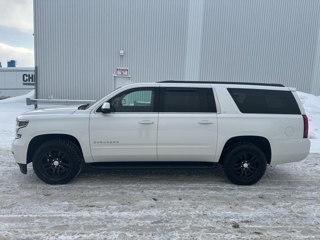 2019 Chevrolet Suburban 4WD 4dr 1500 LT Pearl White Loaded Photo4