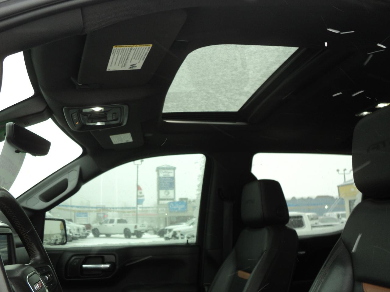 2022 GMC Sierra 1500 Limited AT4 CrewCab 4WD 6.2L8cyl 5'10"Box RoofNav Photo