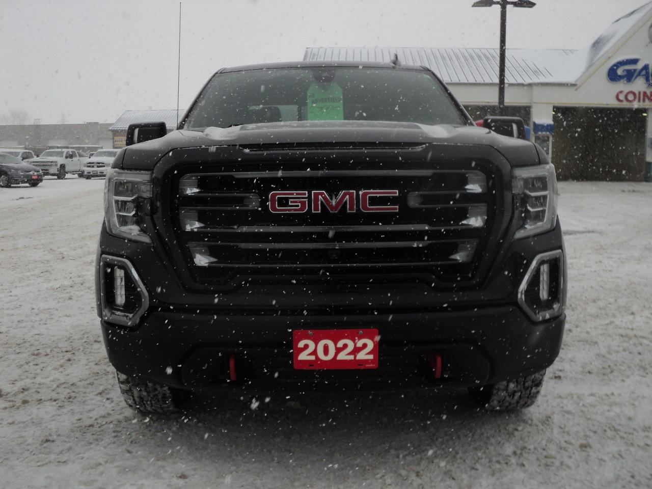 2022 GMC Sierra 1500 Limited AT4 CrewCab 4WD 6.2L8cyl 5'10"Box RoofNav Photo