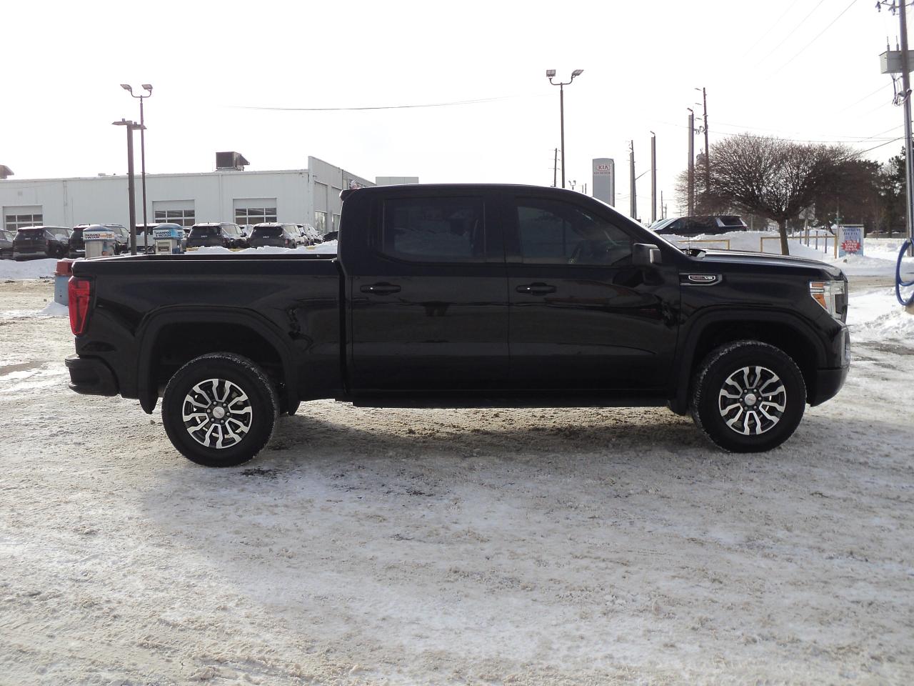 2022 GMC Sierra 1500 Limited AT4 CrewCab 4WD 6.2L8cyl 5'10"Box RoofNav Photo