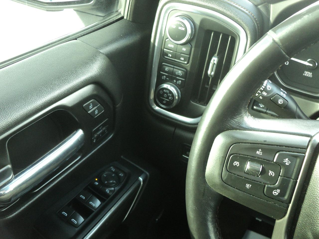 2022 GMC Sierra 1500 Limited AT4 CrewCab 4WD 6.2L8cyl 5'10"Box RoofNav Photo