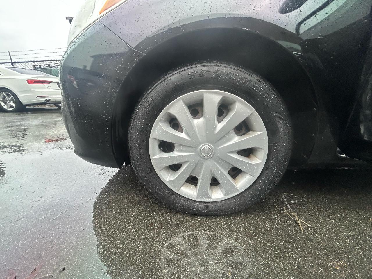 2013 Nissan Versa S - Photo #13