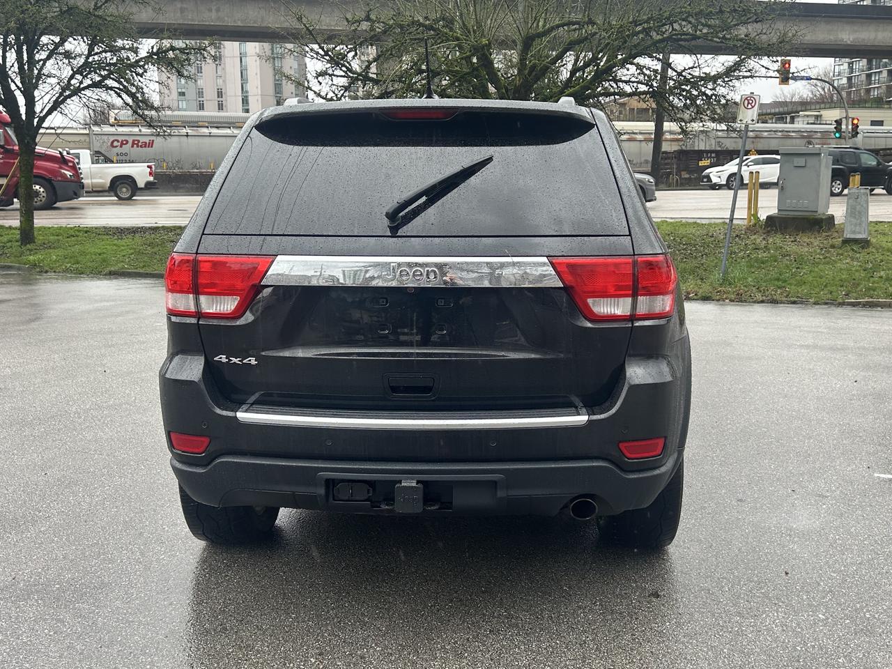 2013 Jeep Grand Cherokee Overland - Photo #7