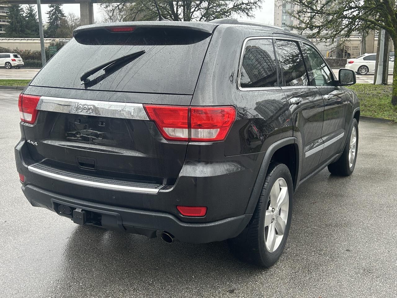 2013 Jeep Grand Cherokee Overland - Photo #6