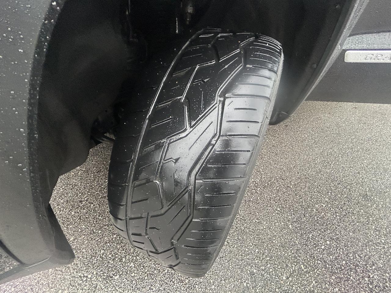 2013 Jeep Grand Cherokee Overland - Photo #15