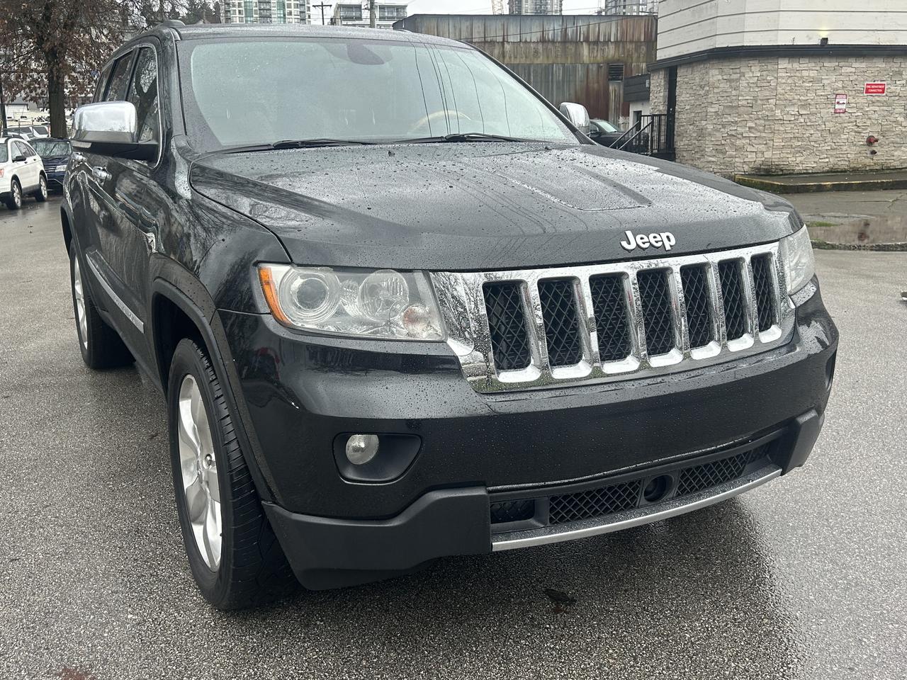 2013 Jeep Grand Cherokee Overland - Photo #4